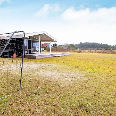 Three-bedroom Holiday In 7 Semesterbostad