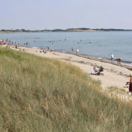 Three-bedroom Holiday In 7 Semesterbostad *