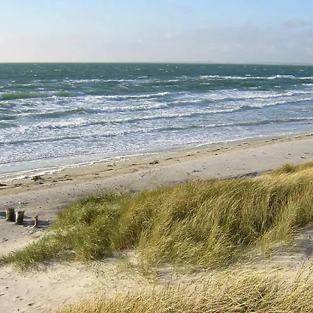 Semesterbostad Three-bedroom Holiday In 7