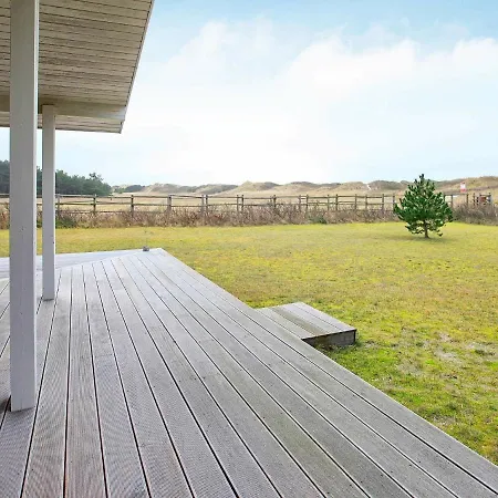 Three-bedroom Holiday In 7 Semesterbostad *